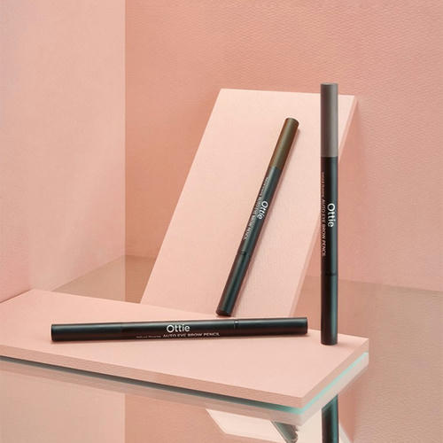 Ottie Карандаш для бровей, черный 01 Natural Drawing Auto Eye Brow Pencil 0,8гр — изображение 3