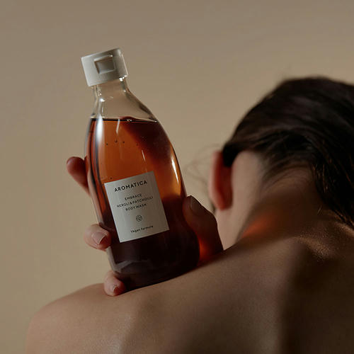 Aromatica Гель для душа с экстрактом нероли и пачули Embrace Neroli & Patchouli Body Wash 300 мл — изображение 4