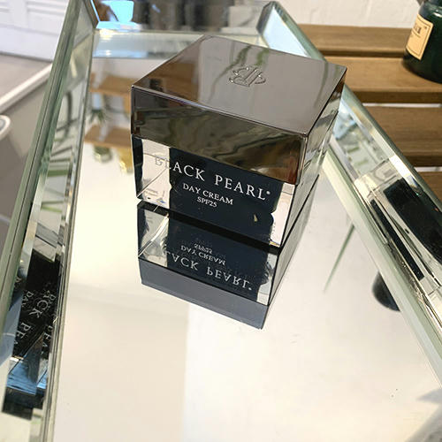Black Pearl Жемчужный увлажняющий крем для сухой и очень сухой кожи SPF 25 Moisturizing Day Cream for dry and very dry skin types 50мл — изображение 3