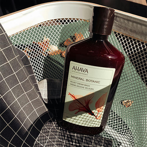 Ahava Крем для душа «Гибискус и Инжир» Mineral Botanic Velvet Cream Wash - Hibiscus and Fig 500мл — изображение 2