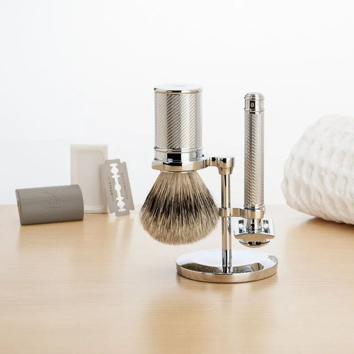 Бритвенный набор MUEHLE TRADITIONAL, хром, барсучий ворс высшей категории Silvertip, Т-образная бритва — изображение 2