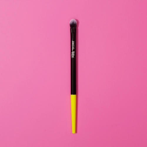 Кисть для нанесения теней `DECO.` REBEL shadow definer — изображение 3