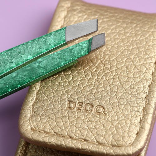 Пинцет для бровей `DECO.` GREEN COUTURE в чехле — изображение 3